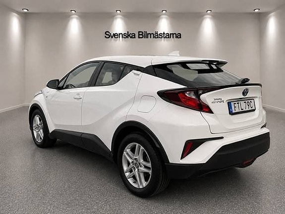 Toyota C-HR 5 of 21