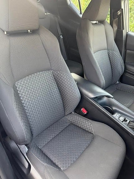 Toyota C-HR 13 of 21