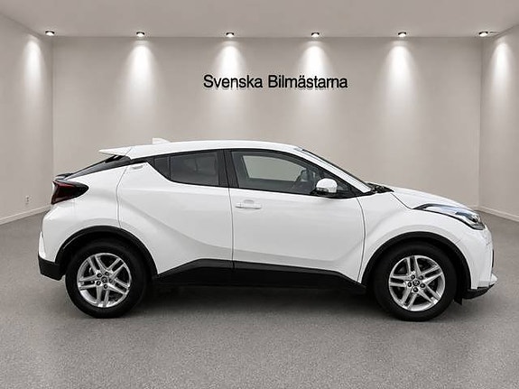 Toyota C-HR 6 of 21