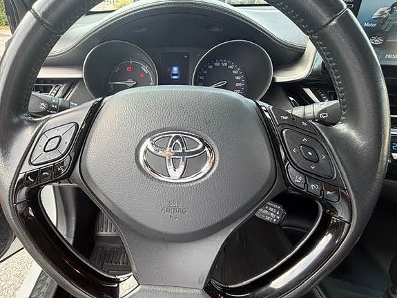 Toyota C-HR 20 of 21