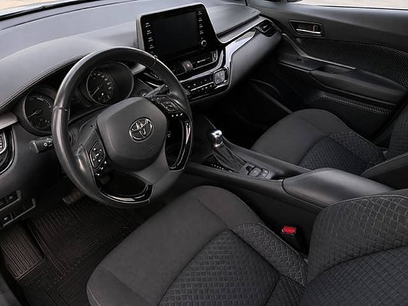 Toyota C-HR 10 of 21
