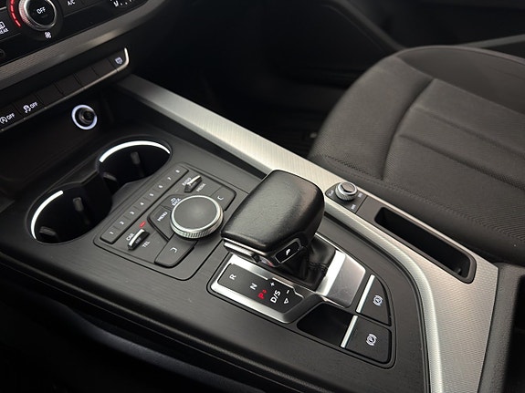 Audi A4 22 of 30