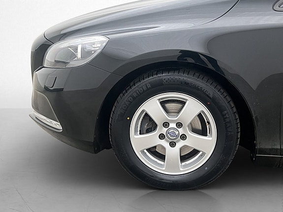 Volvo V40 24 of 27