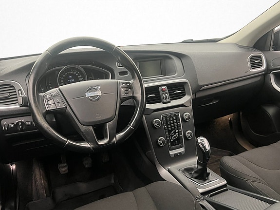 Volvo V40 12 of 27