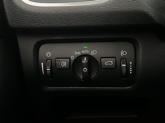 Volvo V40 13 of 27