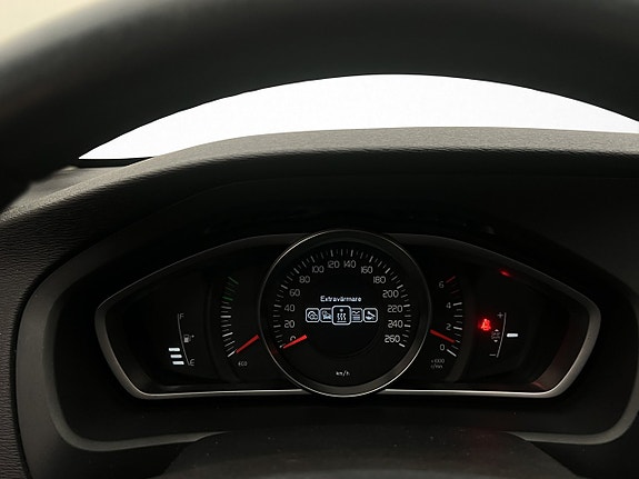 Volvo V40 15 of 27