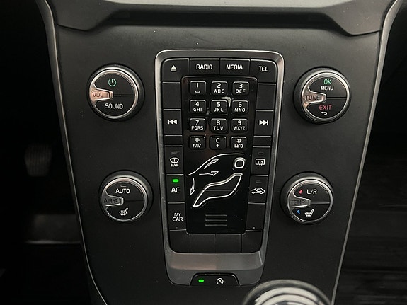 Volvo V40 19 of 27
