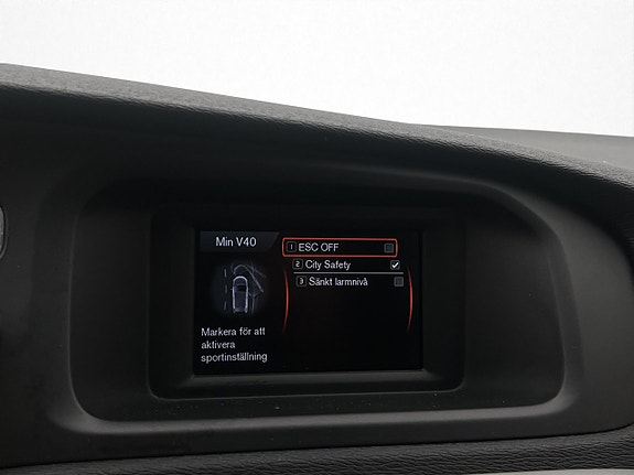 Volvo V40 17 of 27