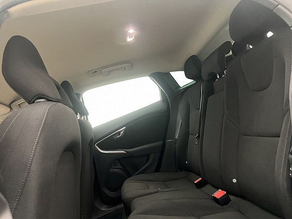 Volvo V40 22 of 27