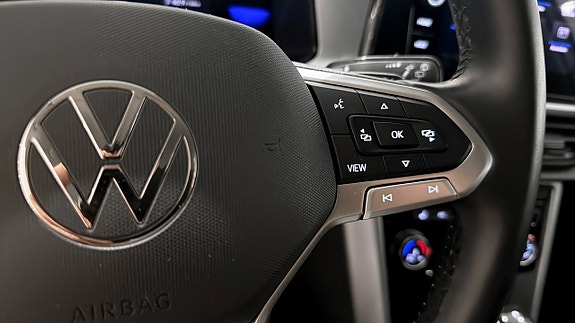 Volkswagen T-Roc 17 of 21