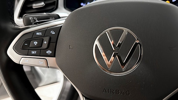 Volkswagen T-Roc 18 of 21