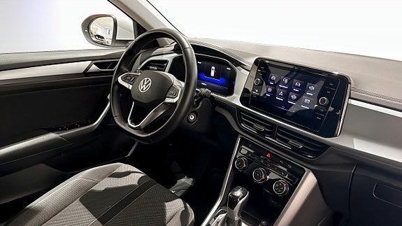 Volkswagen T-Roc 11 of 21