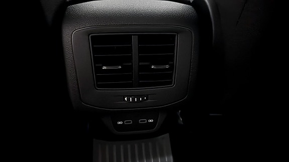 Volkswagen T-Roc 14 of 21