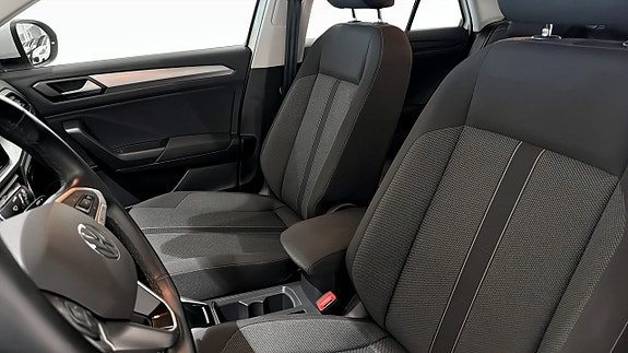Volkswagen T-Roc 8 of 21