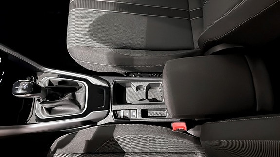 Volkswagen T-Roc 16 of 21