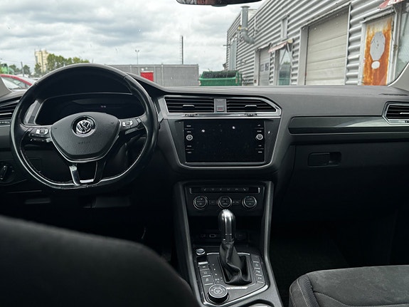 Volkswagen Tiguan Allspace 14 of 17