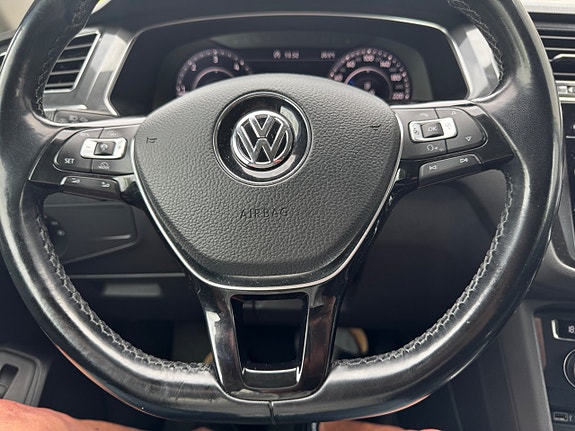 Volkswagen Tiguan Allspace 9 of 17