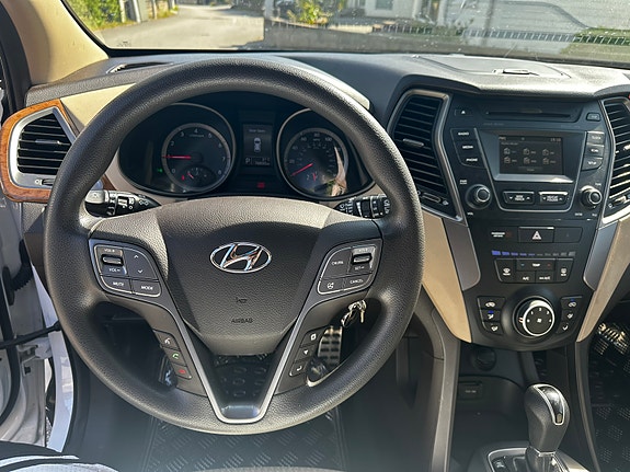 Hyundai Santa Fe 8 of 13