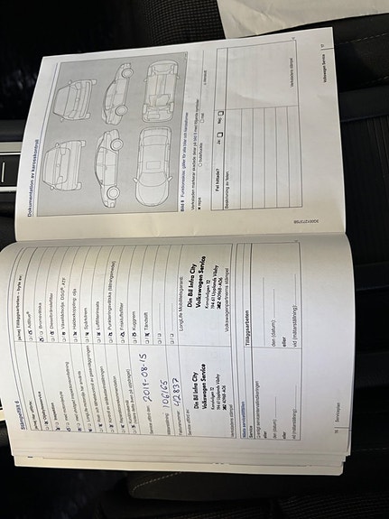 Volkswagen Passat 18 of 24