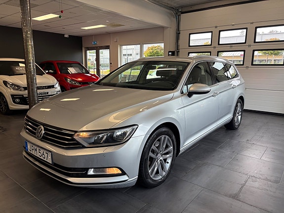 Volkswagen Passat 4 of 24