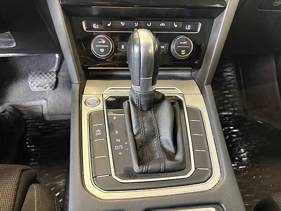 Volkswagen Passat 7 of 24