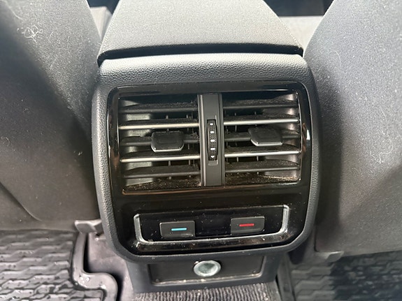 Volkswagen Passat 11 of 24