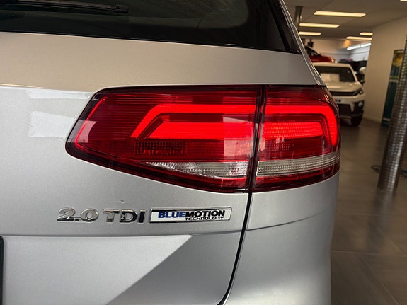 Volkswagen Passat 8 of 24