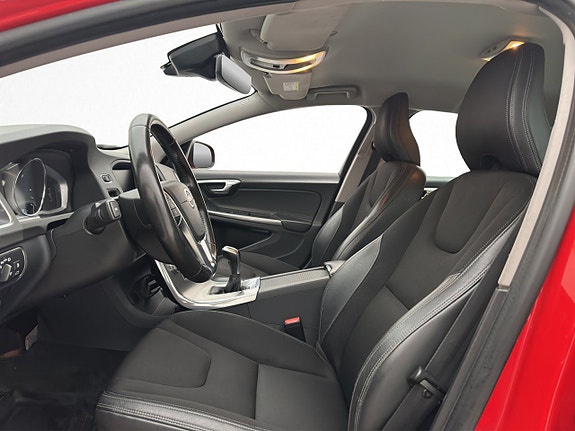 Volvo V60 12 of 30