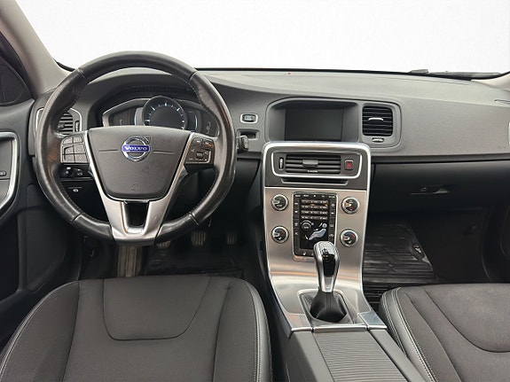 Volvo V60 13 of 30