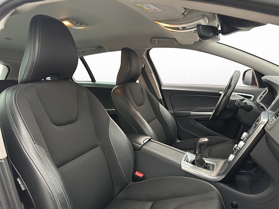 Volvo V60 25 of 30