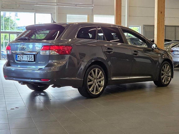 Toyota Avensis 3 of 19