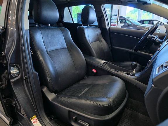 Toyota Avensis 9 of 19
