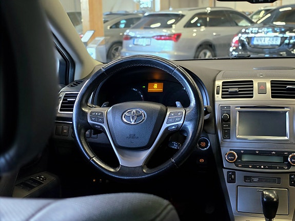 Toyota Avensis 11 of 19
