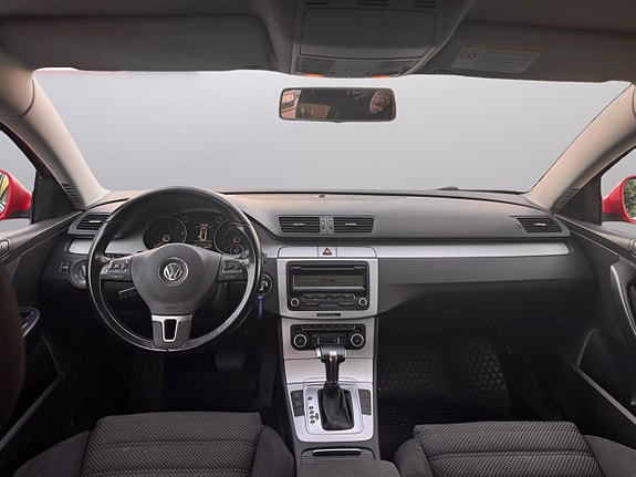 Volkswagen Passat 10 of 10