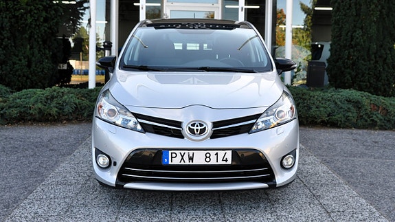 Toyota Verso 2 of 16