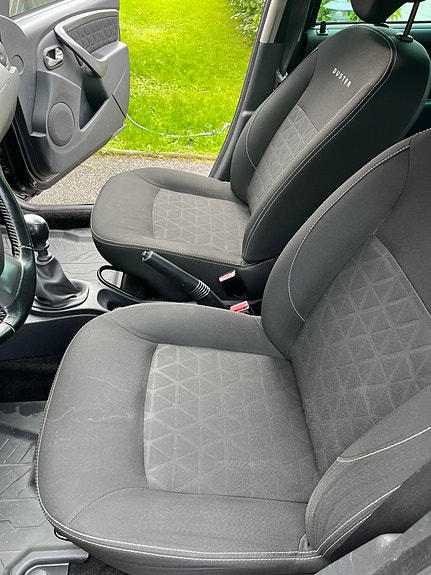 Dacia Duster 6 of 10