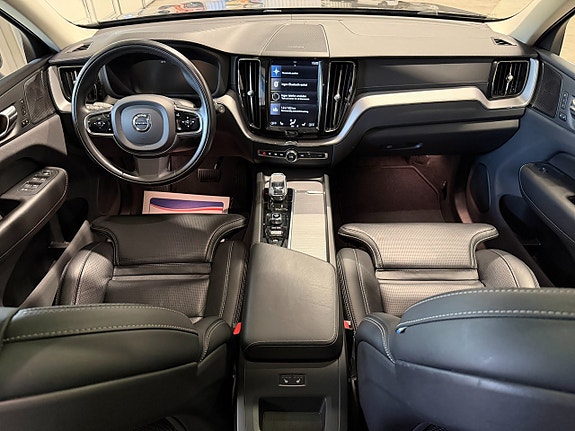 Volvo XC60 18 of 28