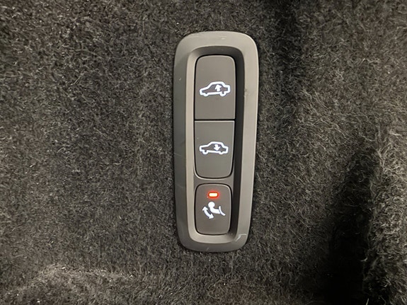 Volvo XC60 25 of 28