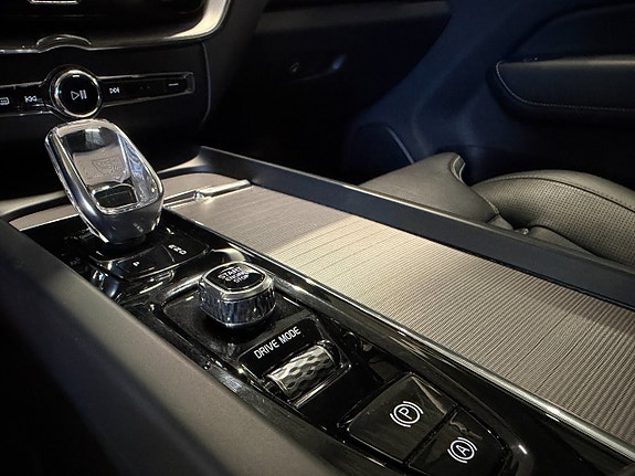 Volvo XC60 20 of 28