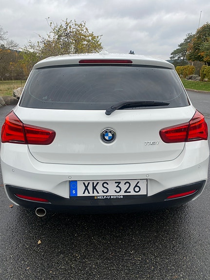 BMW 118i 3 of 6