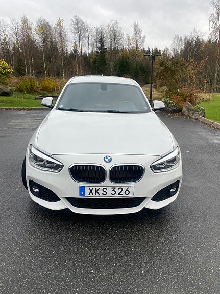 BMW 118i 2 of 6