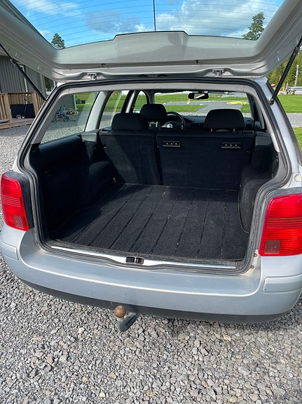 Volkswagen Passat 6 of 10