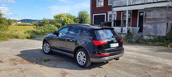 Audi Q5 2 of 9