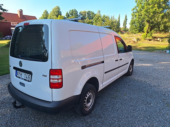 Volkswagen Caddy Maxi 3 of 5