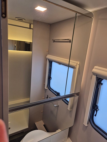 Adria Adora 573 PT 16 of 26