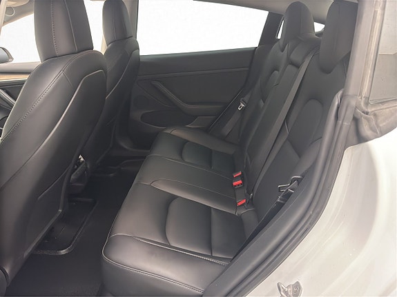 Tesla Model 3 28 of 30