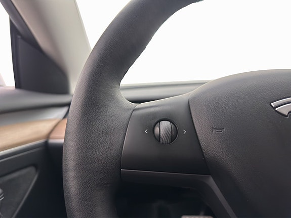Tesla Model 3 15 of 30