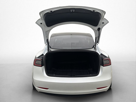 Tesla Model 3 29 of 30