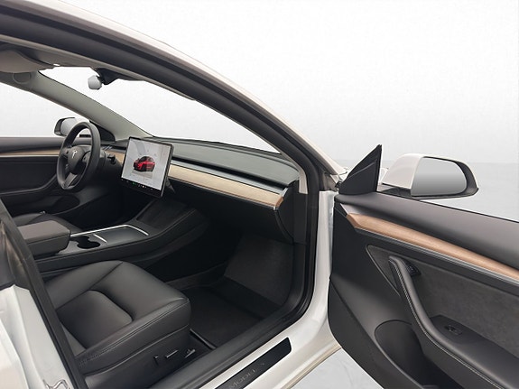 Tesla Model 3 27 of 30