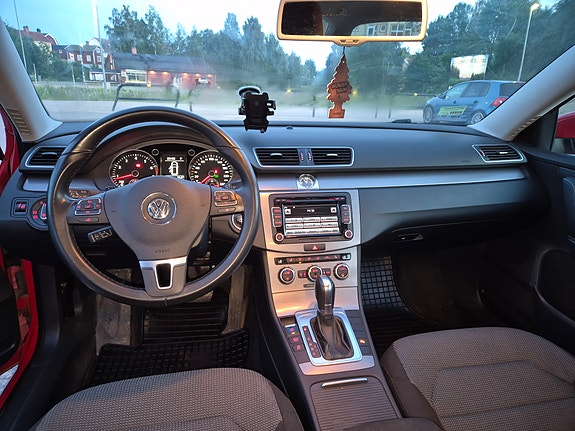 Volkswagen Passat 4 of 8